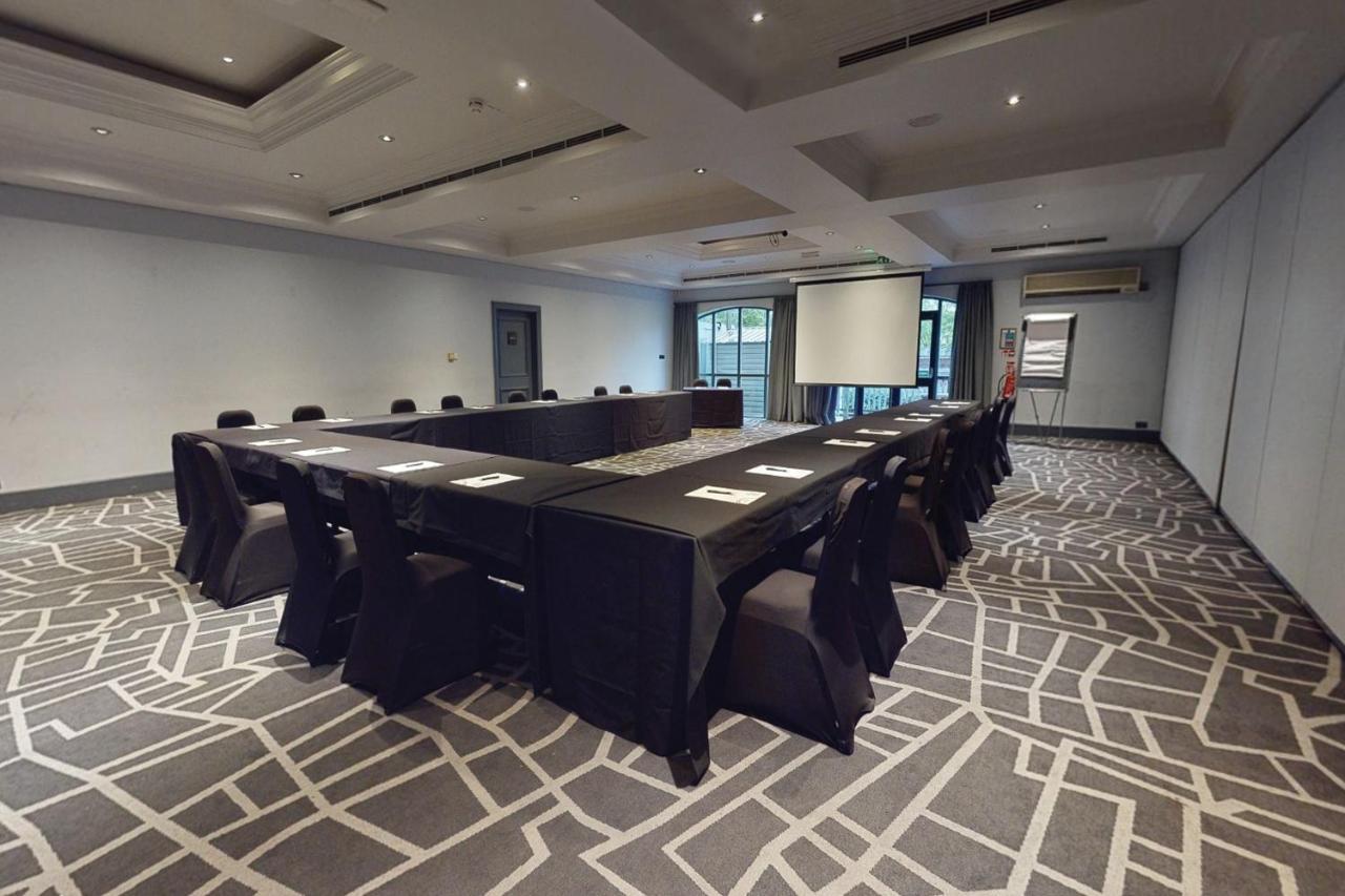 Village Hotel Nottingham Beeston  Esterno foto